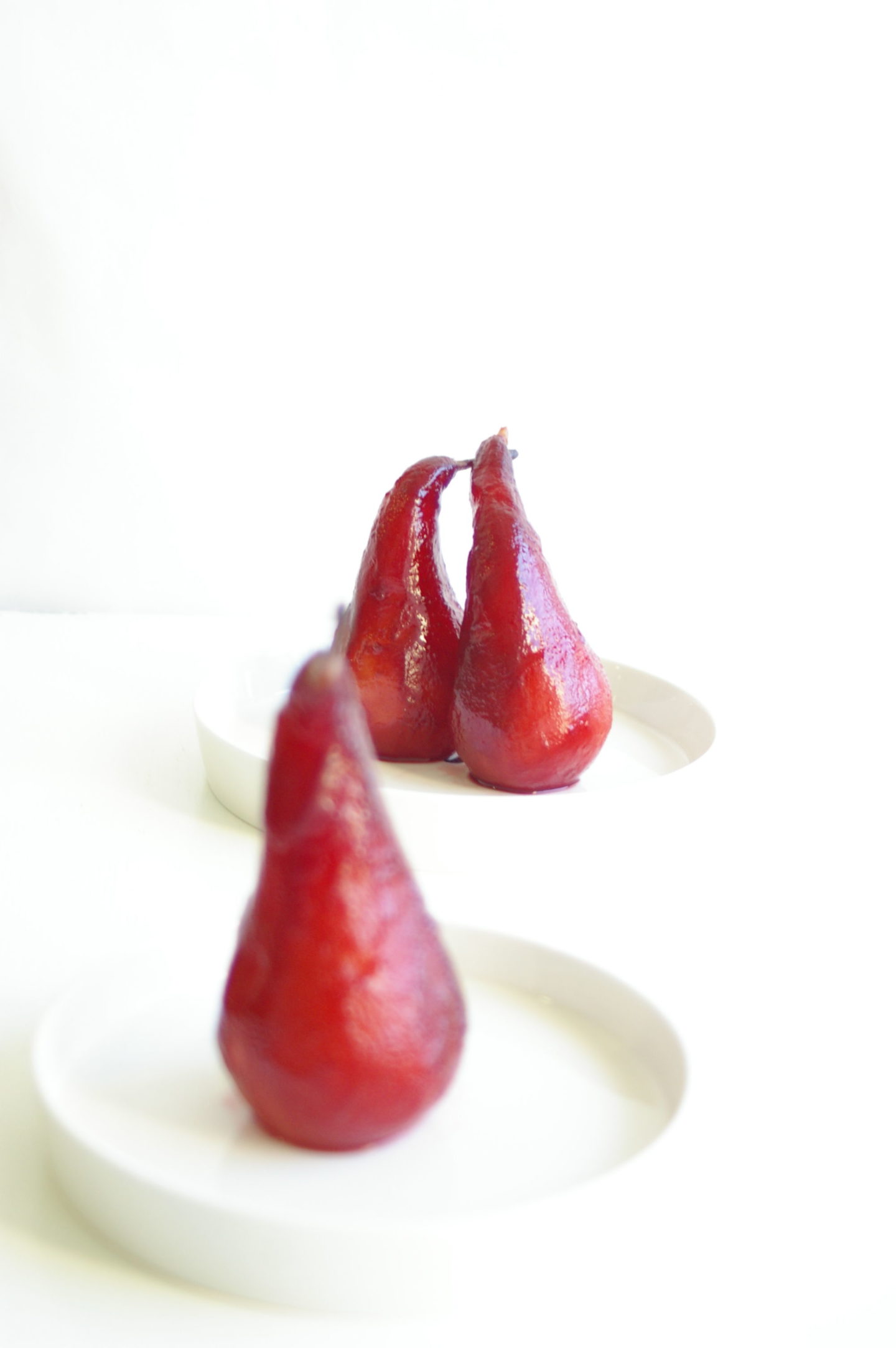 Poire au bissap, pears hibiscus flower infused